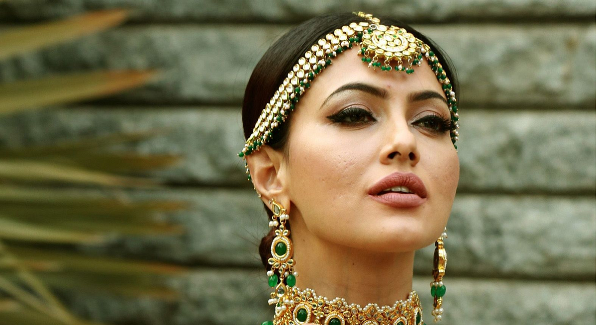 अभिनेत्री सना खान।